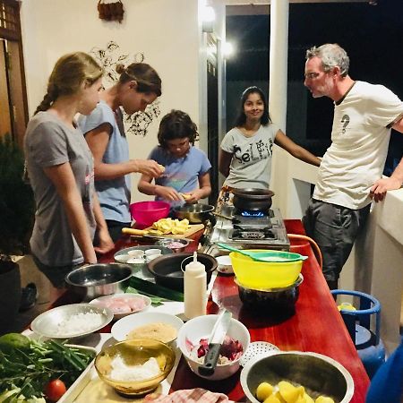 Sweet Home Tourist Rest, Cooking Classes & Tours アヌラーダプラ エクステリア 写真