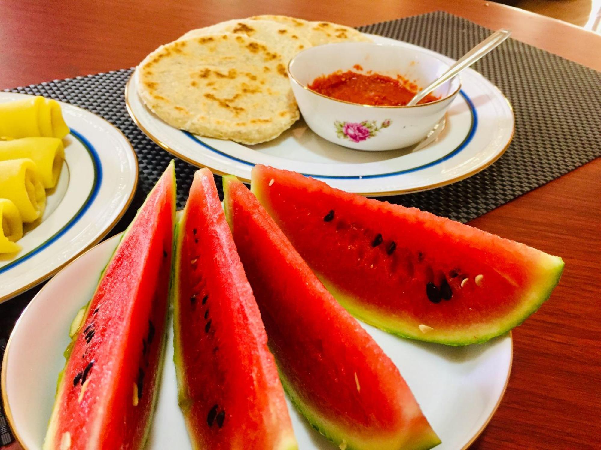 Sweet Home Tourist Rest, Cooking Classes & Tours アヌラーダプラ エクステリア 写真