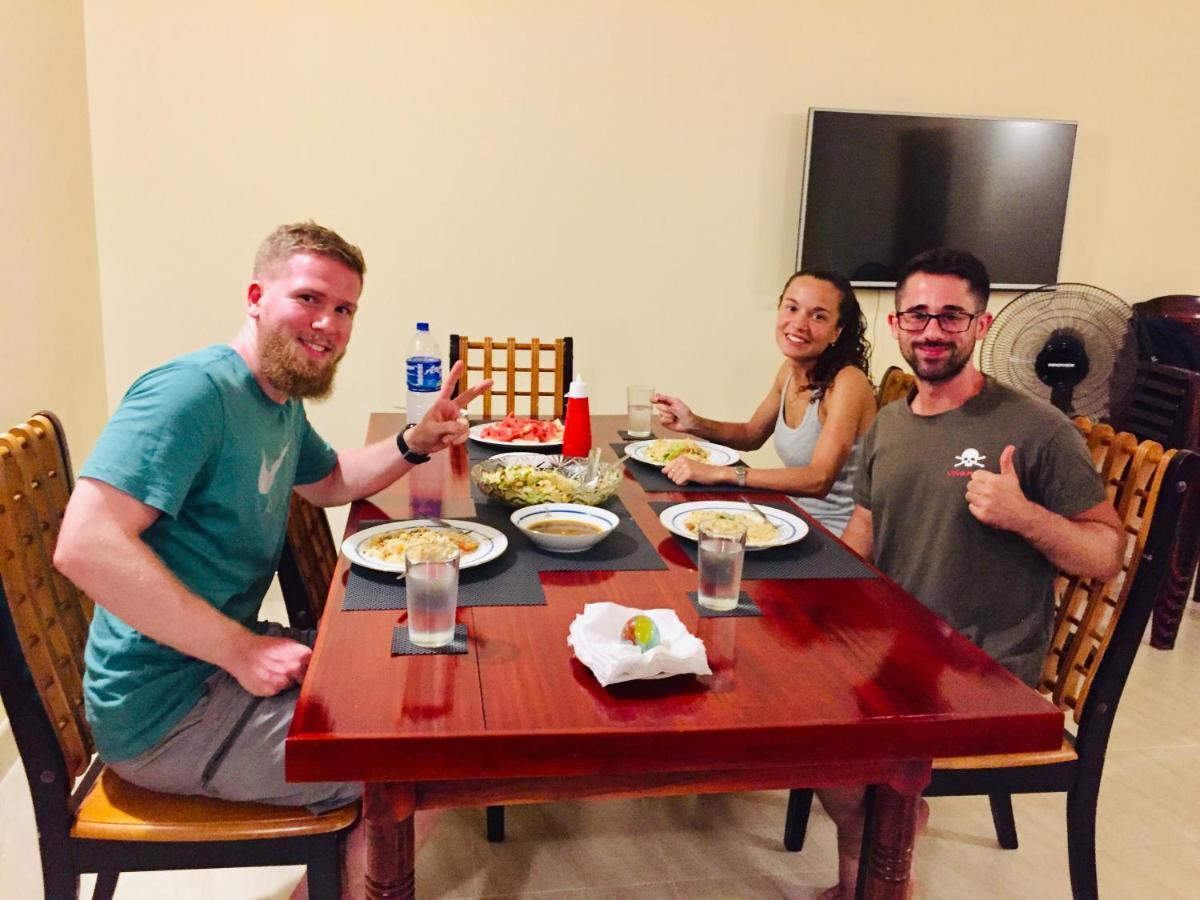 Sweet Home Tourist Rest, Cooking Classes & Tours アヌラーダプラ エクステリア 写真