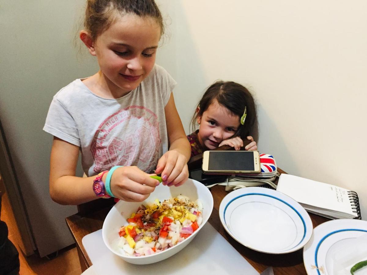 Sweet Home Tourist Rest, Cooking Classes & Tours アヌラーダプラ エクステリア 写真
