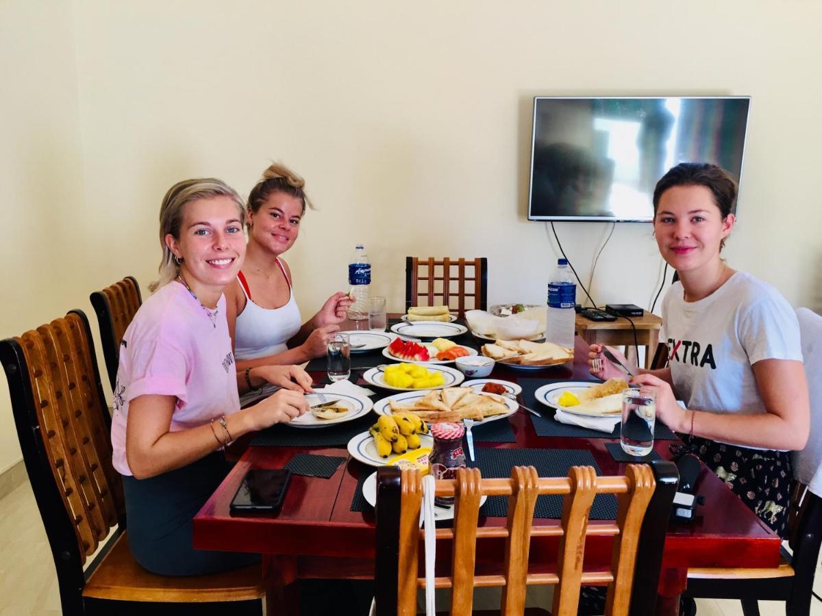 Sweet Home Tourist Rest, Cooking Classes & Tours アヌラーダプラ エクステリア 写真